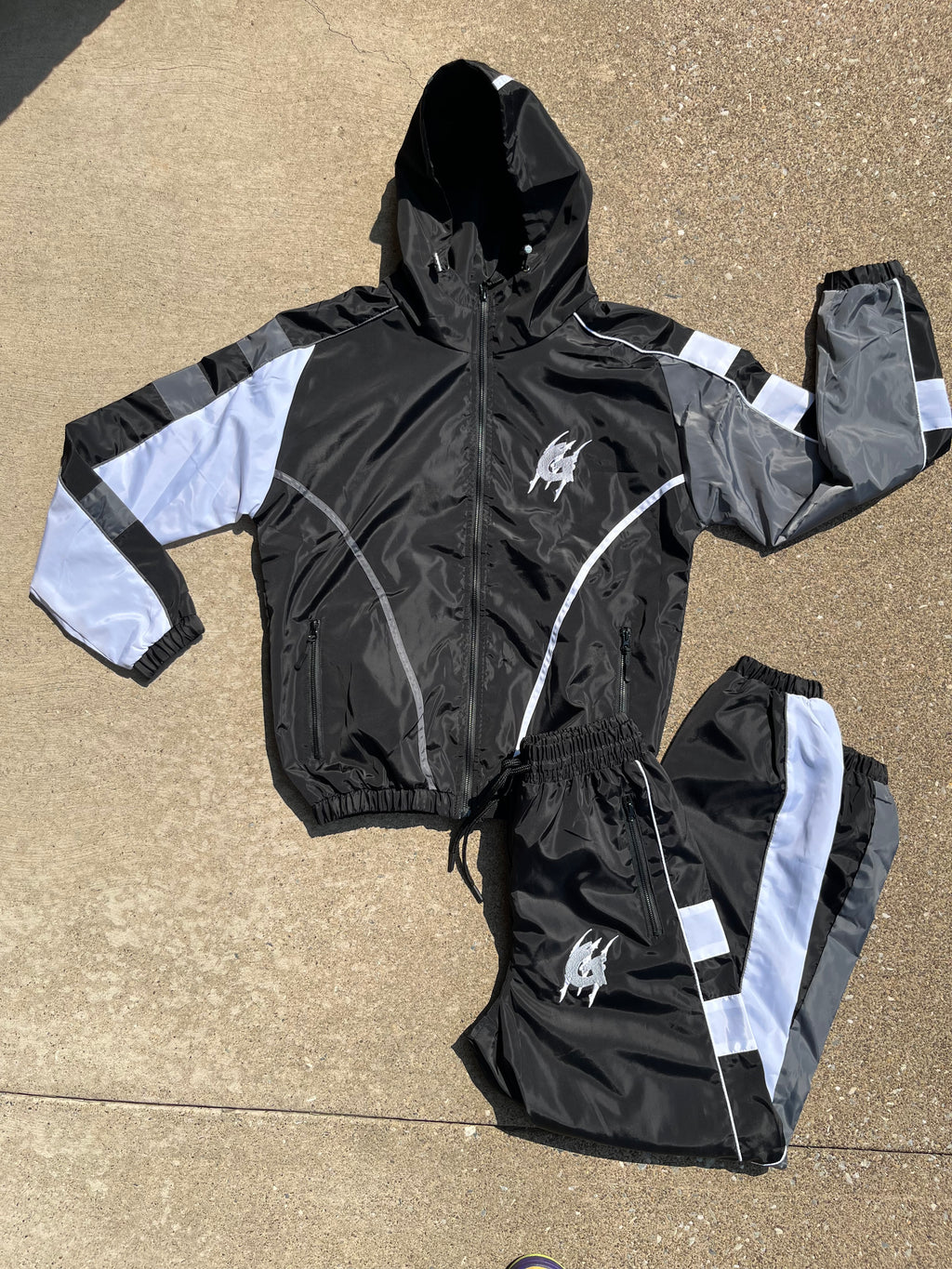 Logo Windbreaker